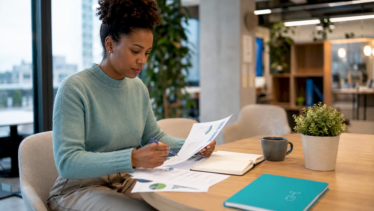 Le responsable des ressources humaines analyse les dispositifs internes en place pour favoriser une culture d’équité au sein de l’entreprise.